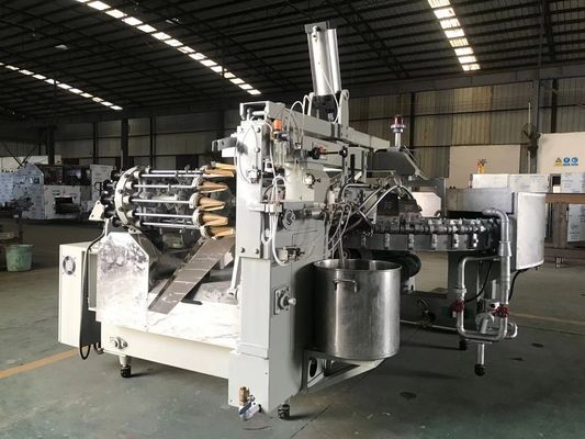 Industrieller backender Eiscreme-Waffel-Kegel, der Maschine herstellt